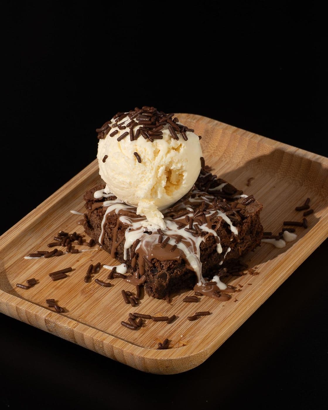 BLACK AND WHITE BROWNIE